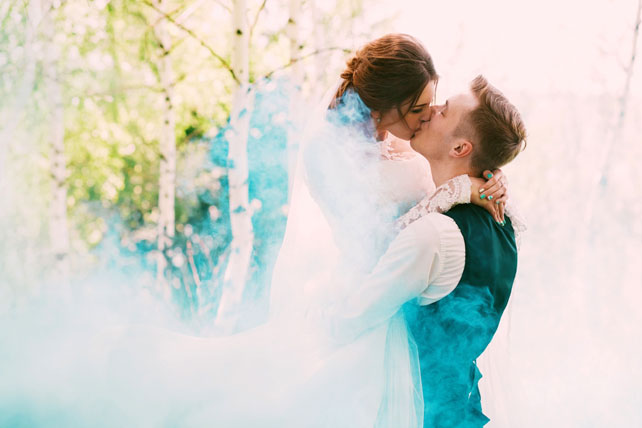 свадьба в стиле эко-рустик с бирюзовыми акцентами, жених и невеста