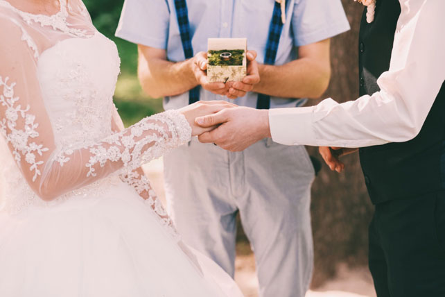 свадьба в стиле эко-рустик с бирюзовыми акцентами, коробочка для колец