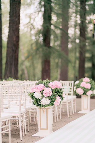 Свадьба в стиле французского кондитерского дома Ladurée, флористика