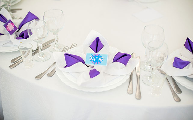 свадьба в стиле поп-арт, рассадочные карточники