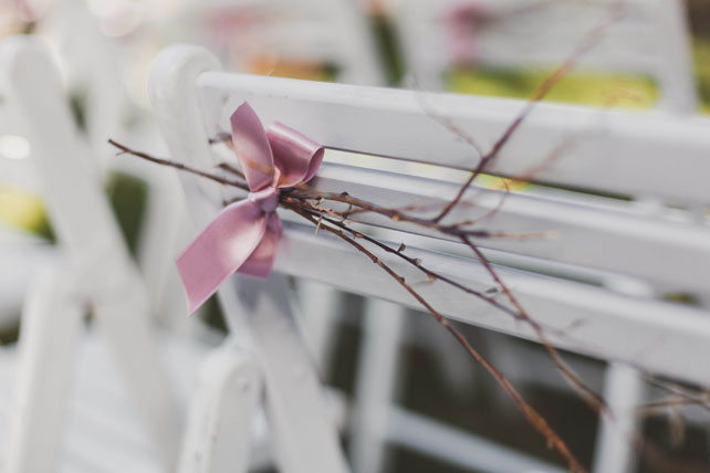 свадьба в стиле прованс, декор стульев