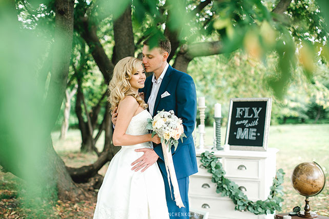 свадьба в стиле путешествия, жених и невеста