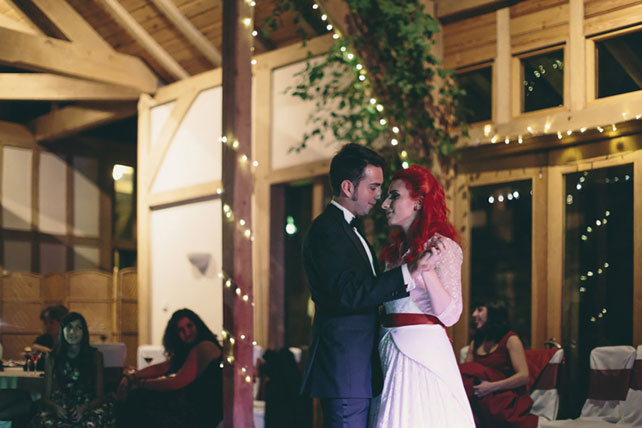 Свадьба в стиле ретро-рок, танец молодоженов