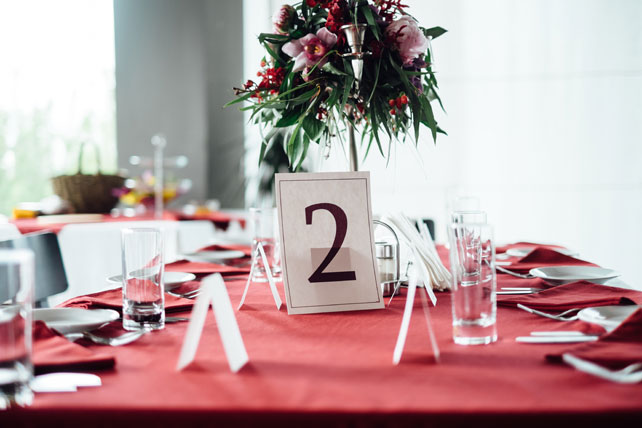 Свадьба в цвете бордо, номер стола