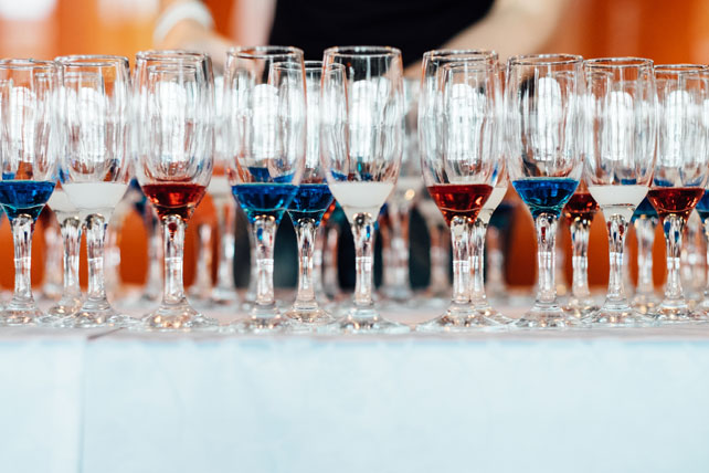 Свадьба в цвете бордо, напитки на свадьбу