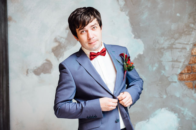 Свадьба в цвете бордо, жених