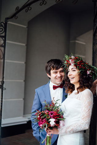 Свадьба в цвете бордо, невеста и жених