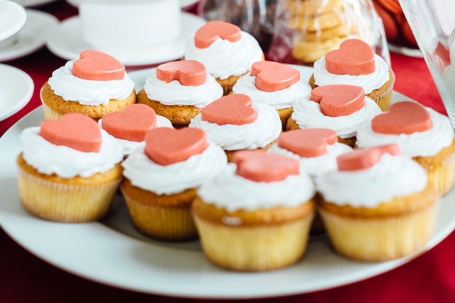 Свадьба в цвете бордо, кексы