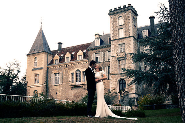 свадьба в замке Франции, жених и невеста