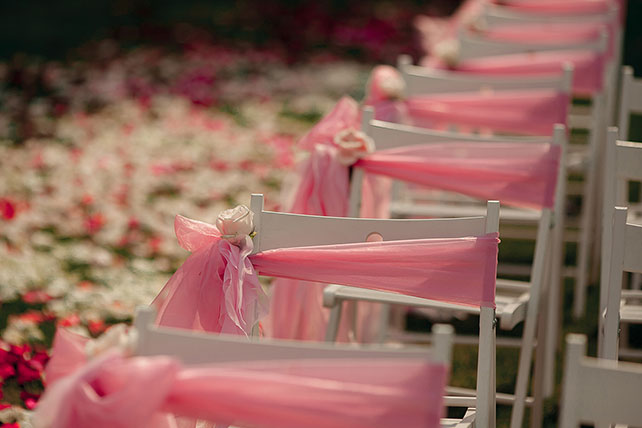 Свадьба по мотивам сказки «Золушка», декор стульев тканью