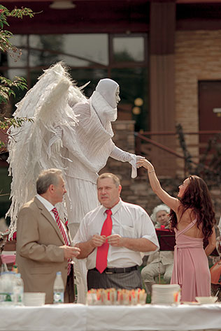 Свадьба по мотивам сказки «Золушка», артисты на ходулях