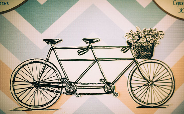 свадьба в бирюзовом цвете, велосипед в декоре