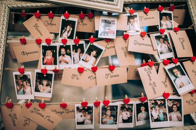 свадьба в бирюзовом цвете, план рассадки гостей на прищепках