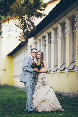 Свадебный завтрак, невеста и жених