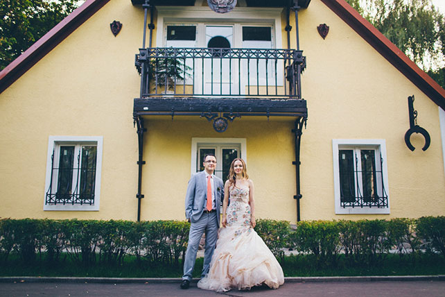 Свадебный завтрак, невеста и жених