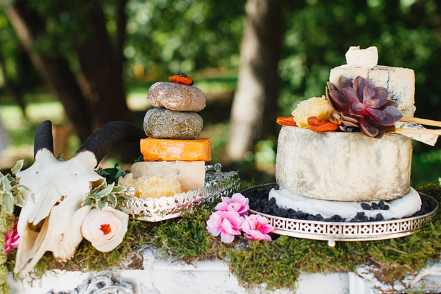 Таинственный лес, сырный стол