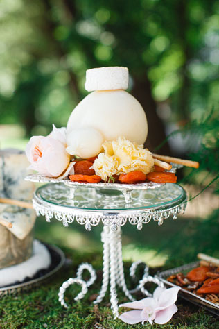 Таинственный лес, сырный стол