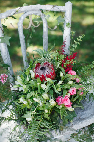 Таинственный лес, букет невесты