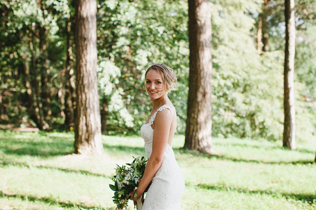 Таинственный лес, невеста в лесу