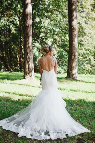 Таинственный лес, невеста в лесу