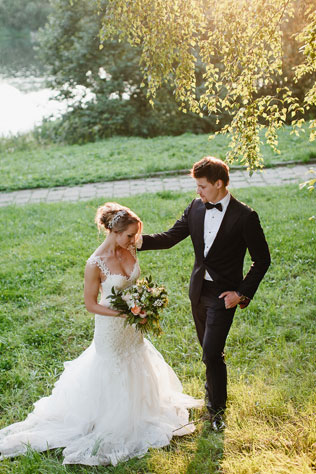 Таинственный лес, жених и невеста