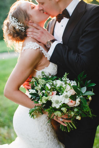 Таинственный лес, жених и невеста