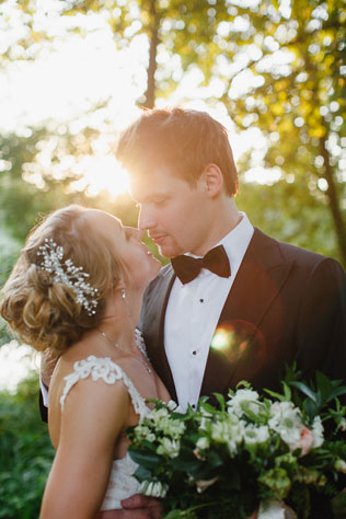 Таинственный лес, жених и невеста