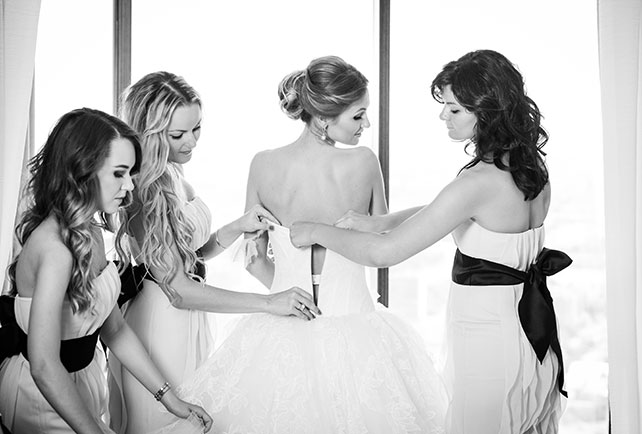 Телевизионная свадьба, невеста с подружками