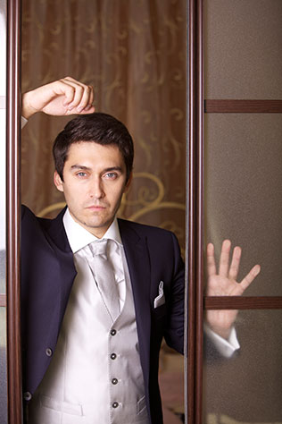 Телевизионная свадьба, образ жениха