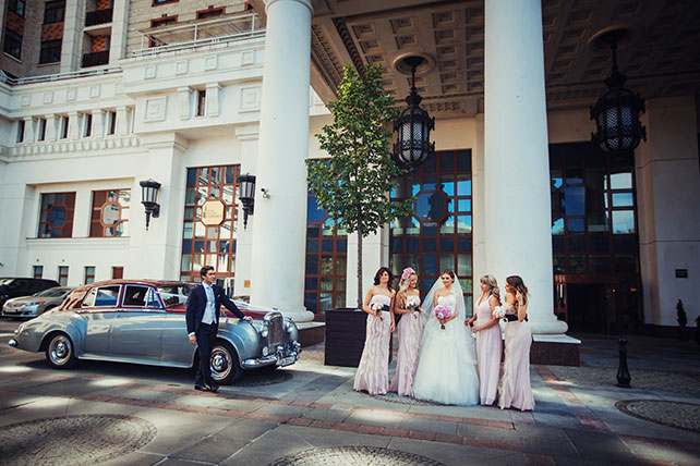 Телевизионная свадьба, невеста с подружками