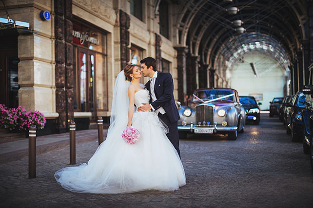 Телевизионная свадьба, на городских улицах