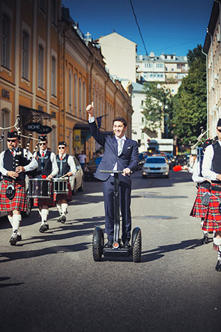 Телевизионная свадьба, жених с оркестром