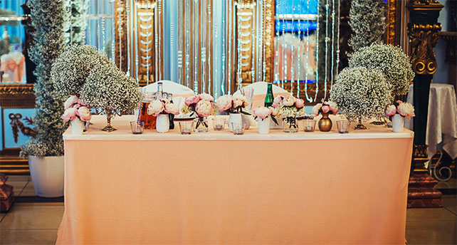 Телевизионная свадьба, стол молодоженов