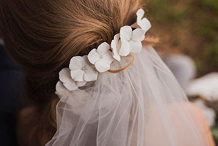 трогательная свадьба, прическа невесты