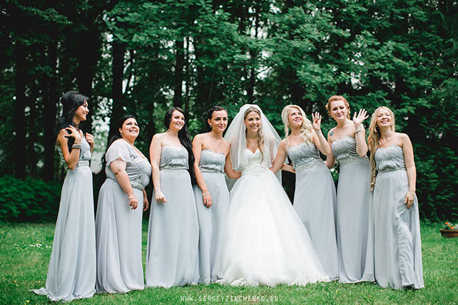 нежная свадьба в усадьбе, невеста с подружками