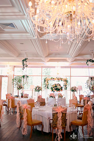 свадьба в стиле Коко Шанель, декор банкетного зала