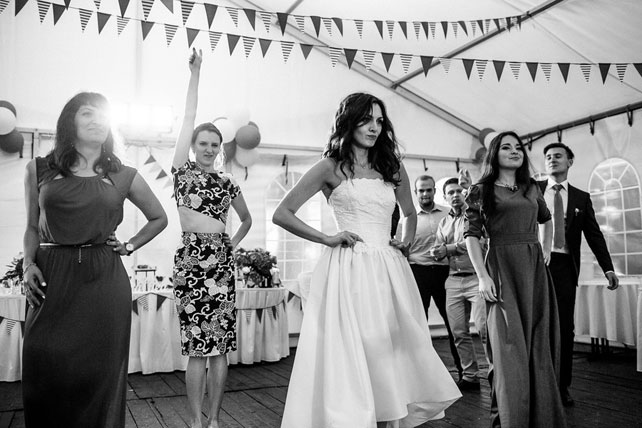 Вечная глубина чувств, морской стиль, невеста с подругами