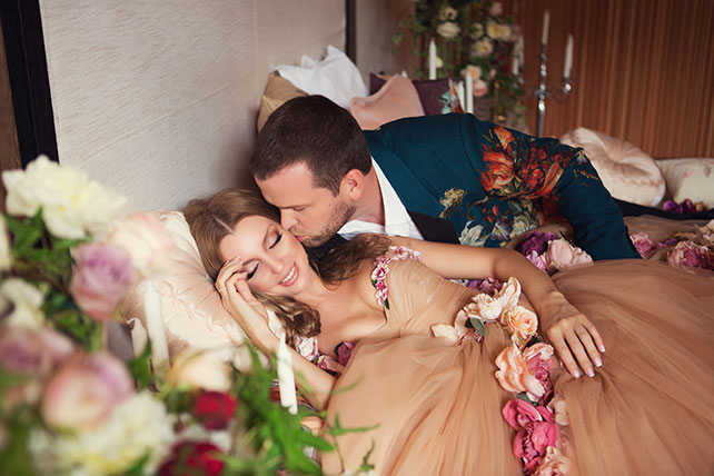 Ужин после венчания в стиле Dolce&Gabbana, жених и невеста