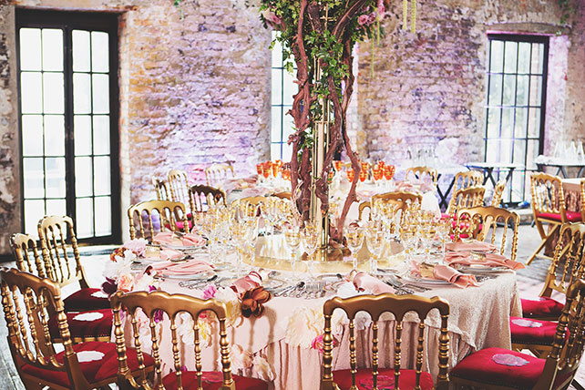 Ужин после венчания в стиле Dolce&Gabbana, декор свадьбы от Юлии Шакировой, декор зала