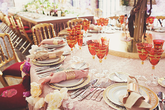 Ужин после венчания в стиле Dolce&Gabbana, декор свадьбы от Юлии Шакировой, декор зала, декор столов, сервировка