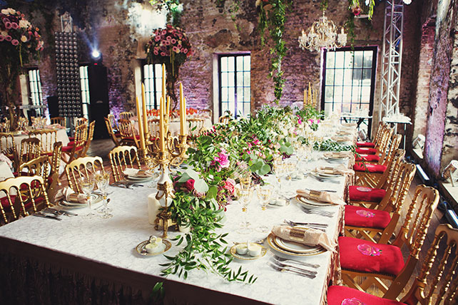 Ужин после венчания в стиле Dolce&Gabbana, декор свадьбы от Юлии Шакировой, декор зала, раннер на столе