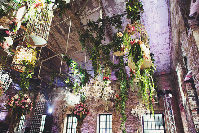 Ужин после венчания в стиле Dolce&Gabbana, декор свадьбы от Юлии Шакировой, декор зала, декор потолка, клетки