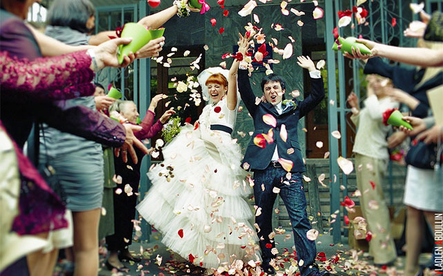 веселая ретро-свадьба, встреча молодоженов