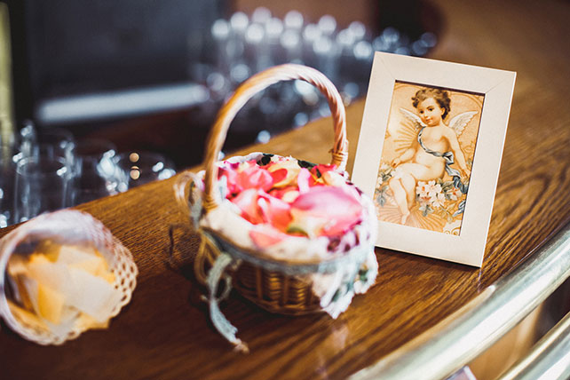 Весеннее пробуждение, свадьба Кристины и Эндрю, декор места торжества