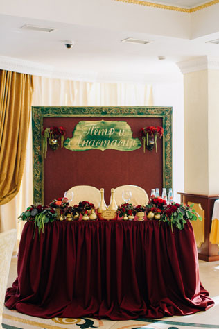 Винная свадьба, стол молодоженов