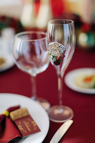 Винная свадьба, бокалы жениха и невесты