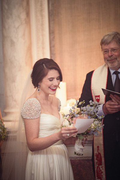 невеста читает клятву