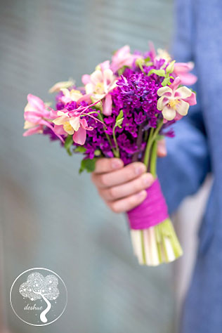 винтажная свадьба с крыльями в декоре, букет невесты