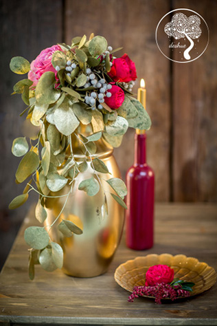 винтажная свадьба с крыльями в декоре, оформление стола