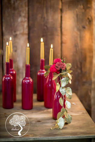 винтажная свадьба с крыльями в декоре, свечи в декоре